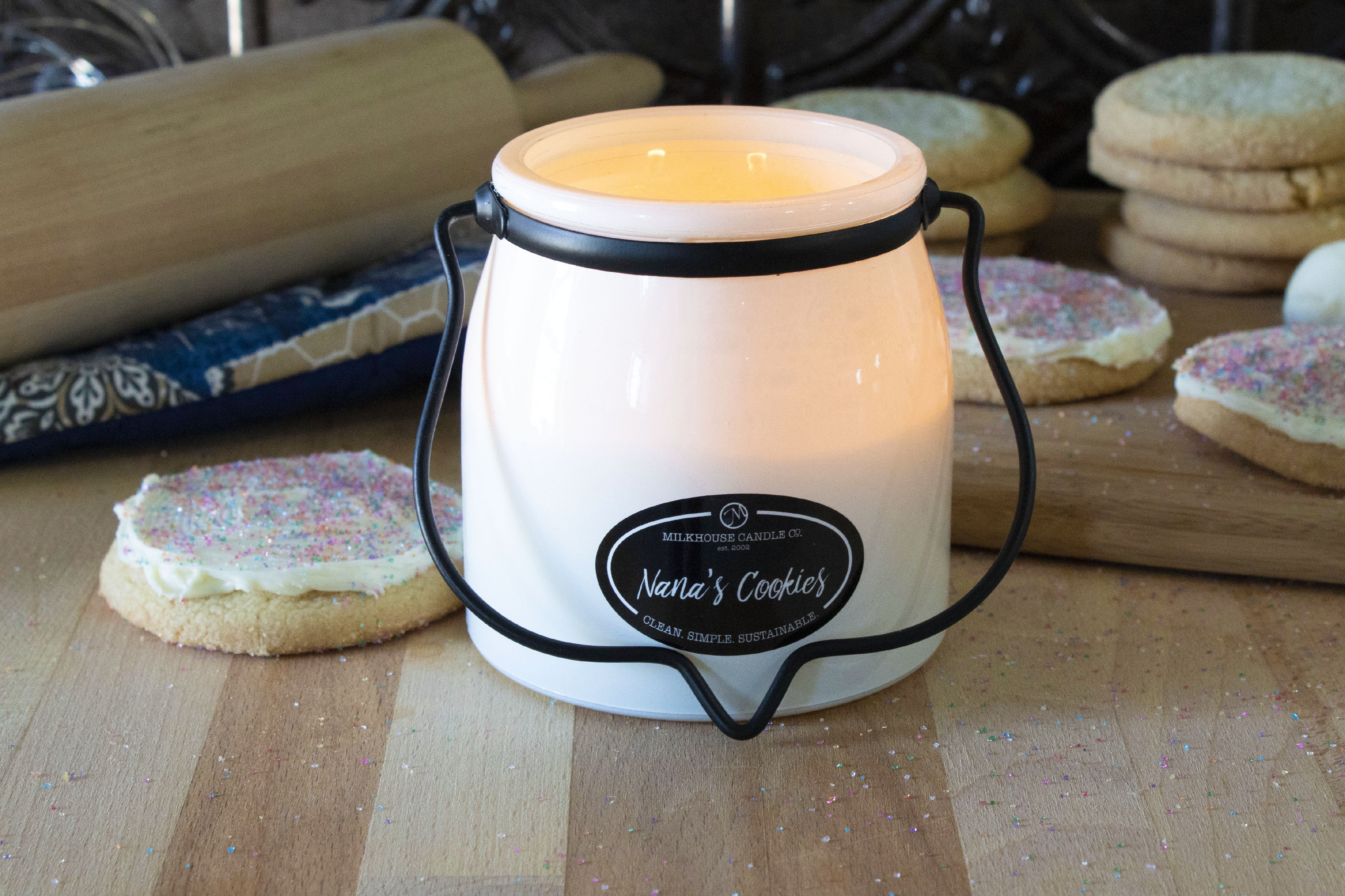 MIKHOUSE CANDLE Nana's Cookies dišeča sveča BUTTER JAR 2-stenj (454 g)