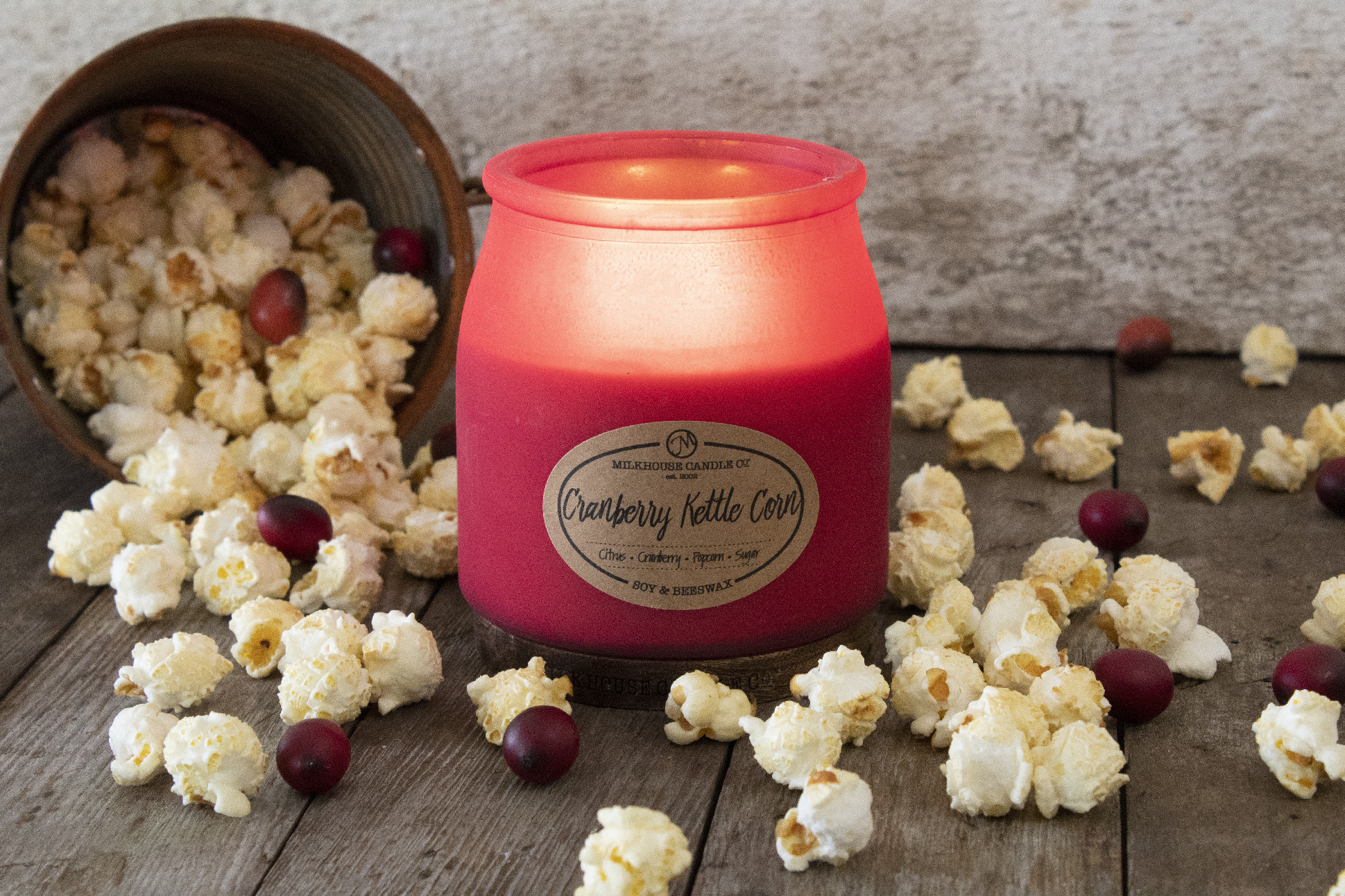 MILKHOUSE CANDLE Sentiments Cranberry Kettle Corn dišeča sveča BUTTER JAR 2-wick (454 g)